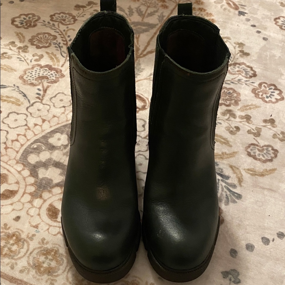SOUL Naturalizer Dark Green Ankle Booties